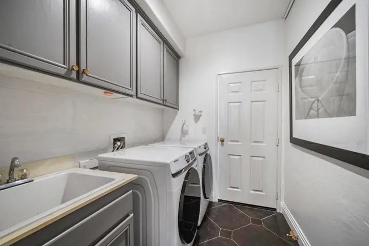 5448 Renaissance, San Diego, California 92122