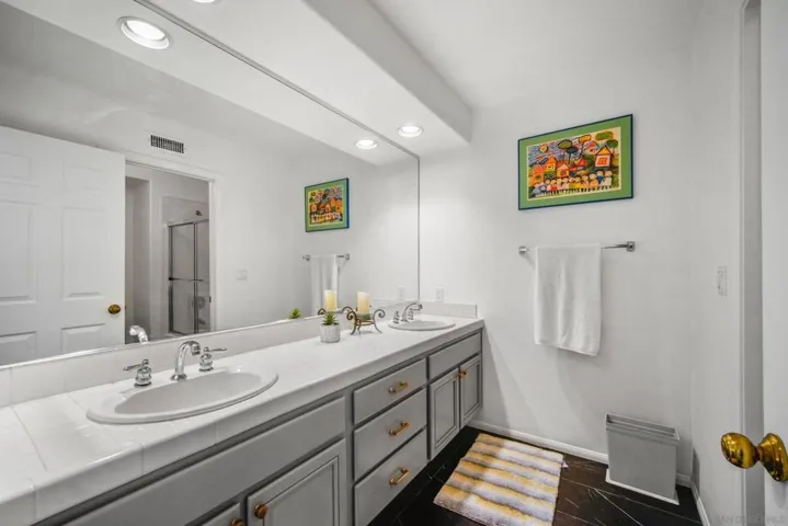 5448 Renaissance, San Diego, California 92122