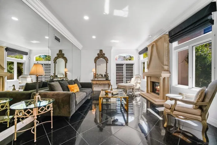 5448 Renaissance, San Diego, California 92122