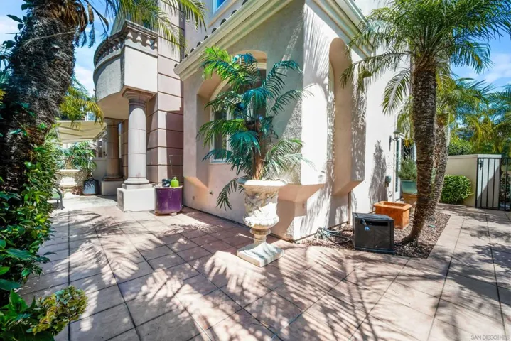 5448 Renaissance, San Diego, California 92122