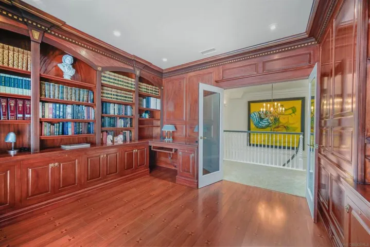 5448 Renaissance, San Diego, California 92122