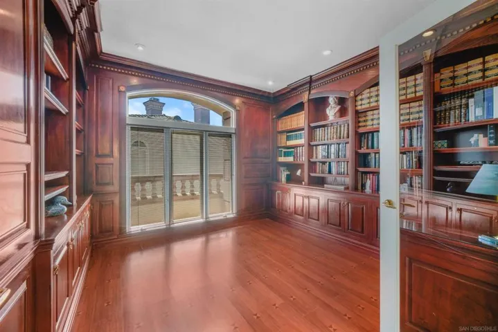 5448 Renaissance, San Diego, California 92122
