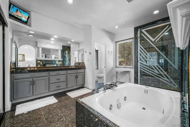 5448 Renaissance, San Diego, California 92122