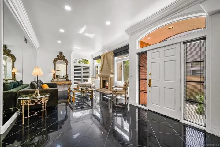 5448 Renaissance, San Diego, California 92122