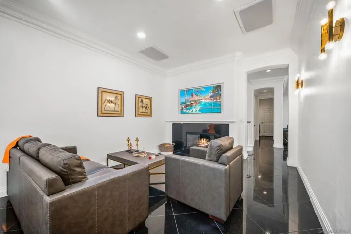 5448 Renaissance, San Diego, California 92122
