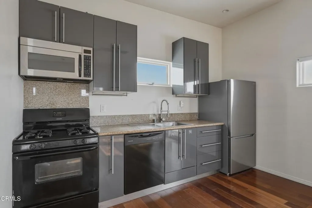 Unit B Kitchen 2
