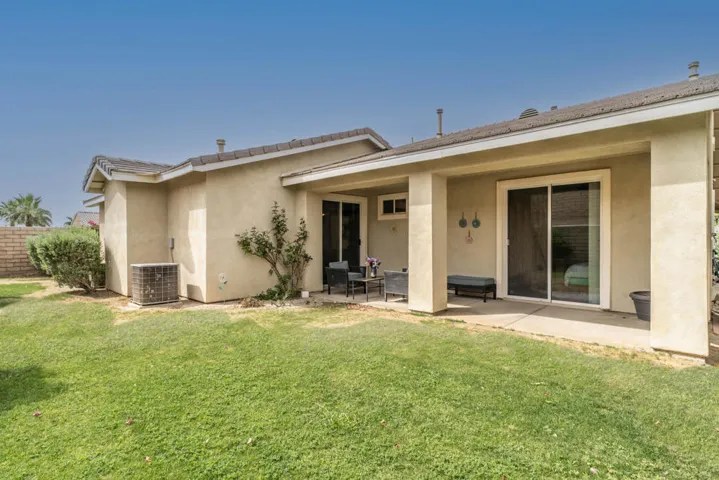 41720 Amberly-66