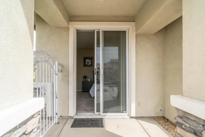 41720 Amberly-58
