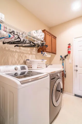 41720 Amberly-56