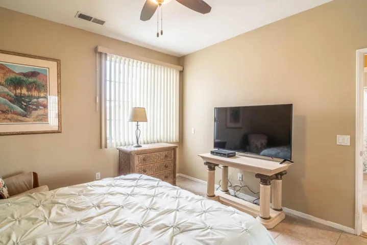 41720 Amberly-49