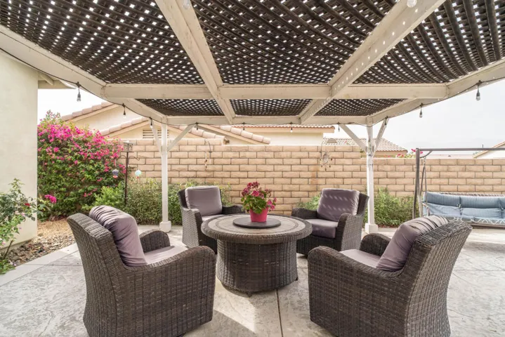 41720 Amberly-15