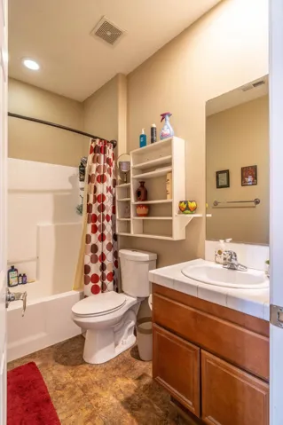 41720 Amberly-64