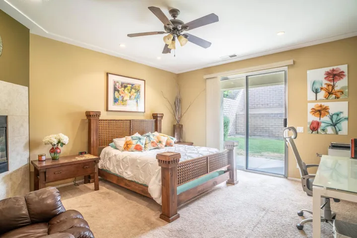 41720 Amberly-34