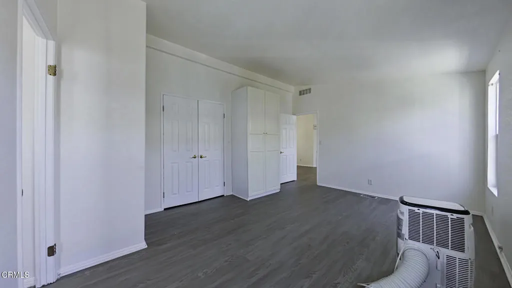07 Primary Bedroom (1)