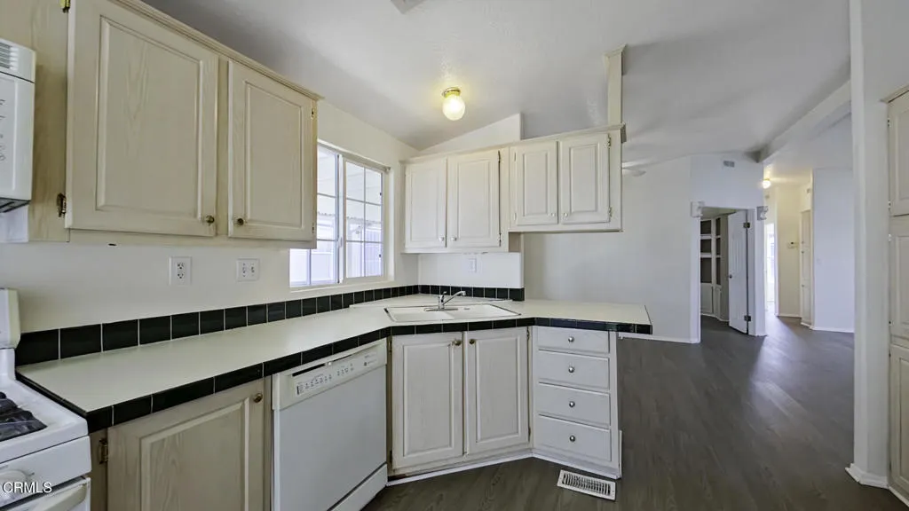 04 Kitchen (3)