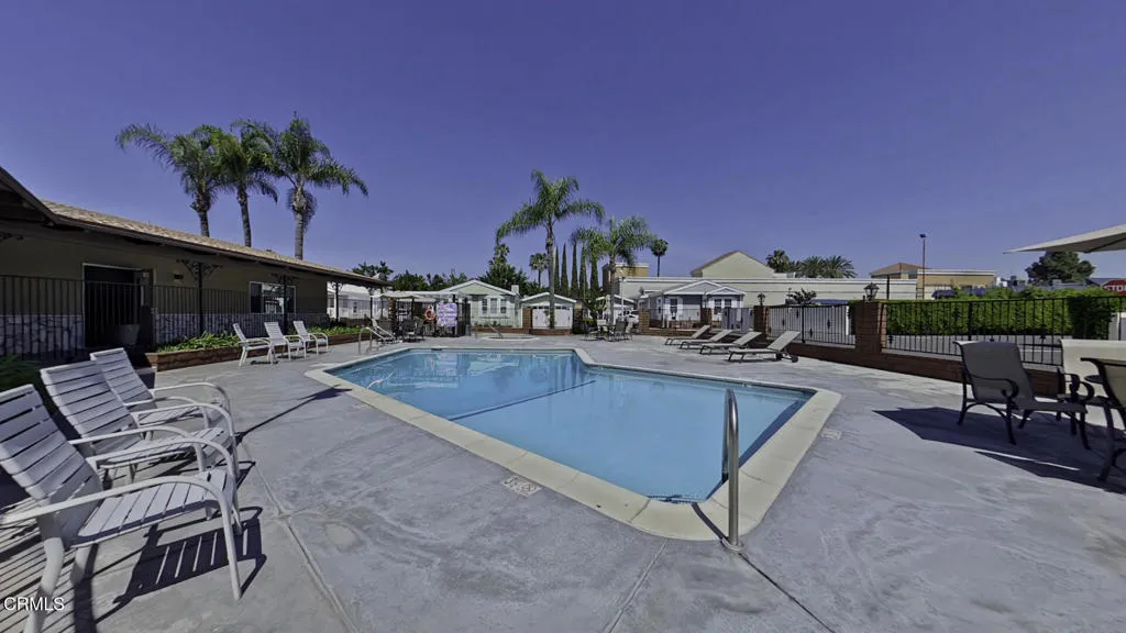 15 Swimming Pool