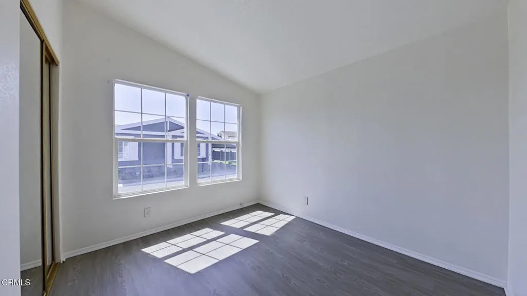 09 Bedroom 2 (1)