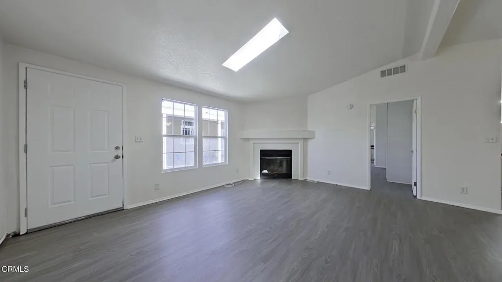 02 Living Room (1)