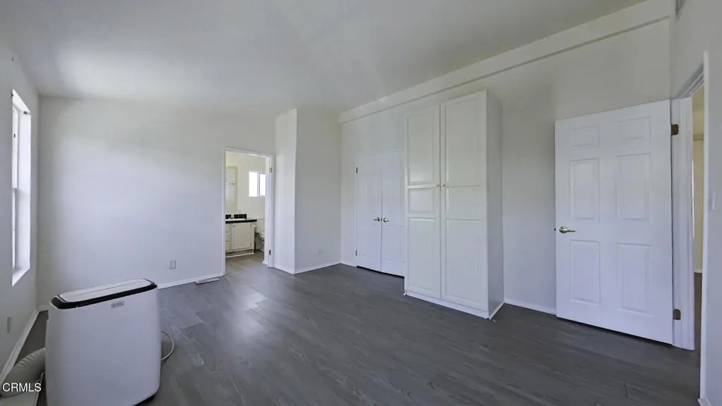 07 Primary Bedroom (4)