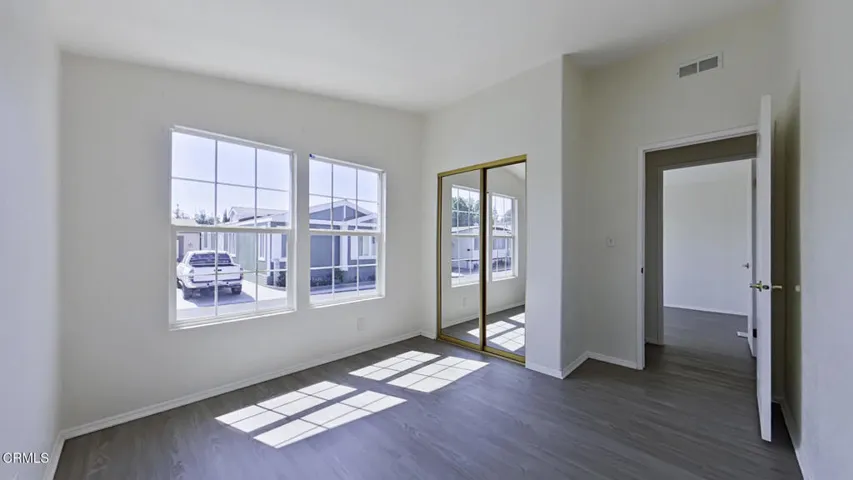 11 Bedroom 3 (2)