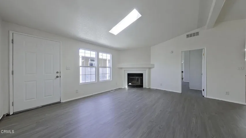 02 Living Room (1)
