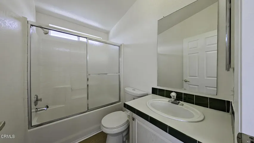 10 Bathroom 2 (2)