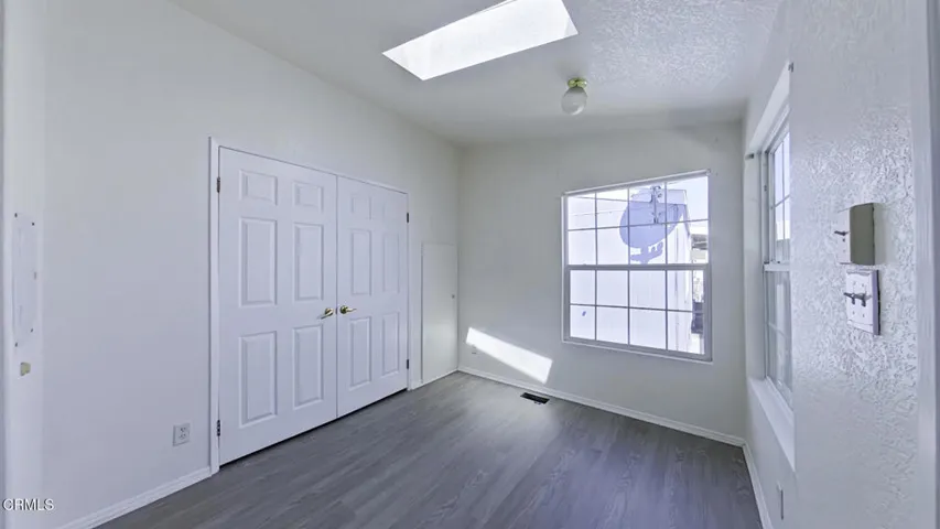 05 Kitchen Dining (2)