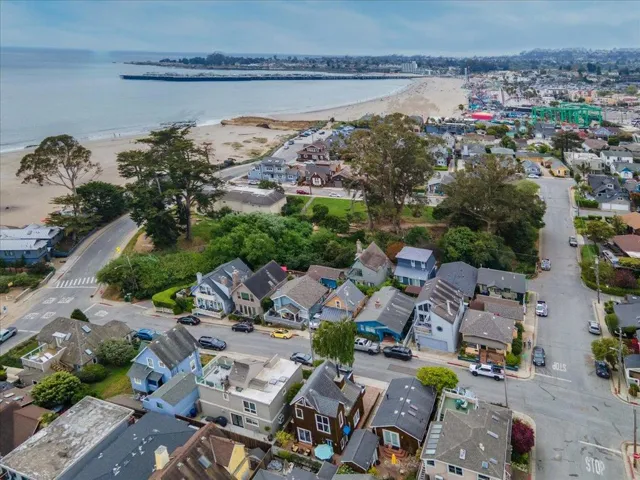 116 Mott Avenue, Santa Cruz, California 95062
