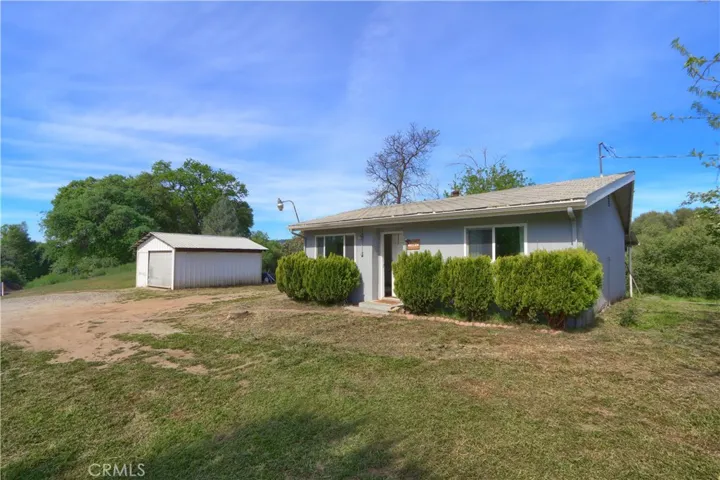 Front View/w Detached Garage