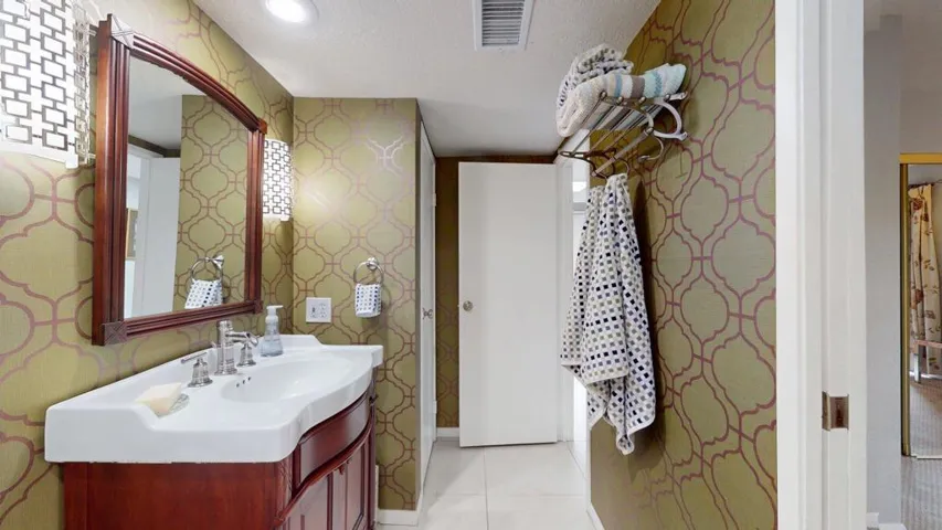 2615-E-Palm-Oasis-St-03312026_123139