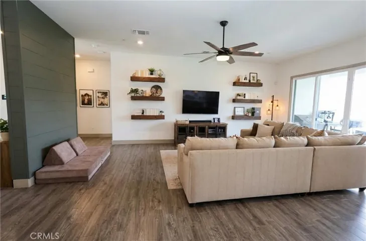 9218 Manor Glen, Shafter, California 93263