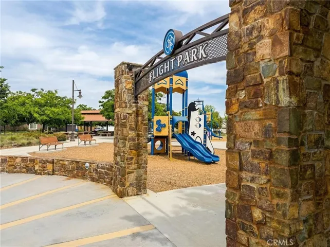 9218 Manor Glen, Shafter, California 93263
