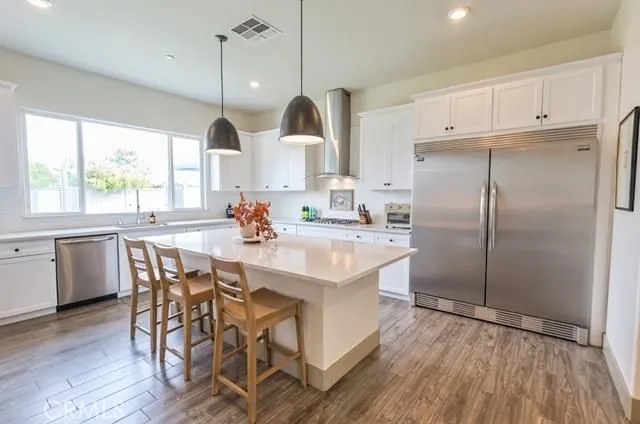 9218 Manor Glen, Shafter, California 93263
