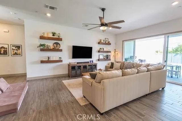 9218 Manor Glen, Shafter, California 93263
