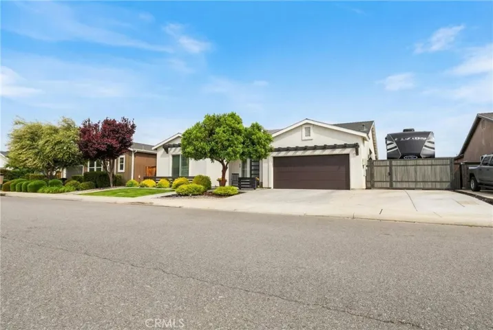 9218 Manor Glen, Shafter, California 93263