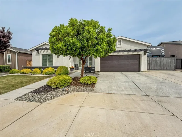 9218 Manor Glen, Shafter, California 93263