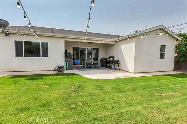 9218 Manor Glen, Shafter, California 93263