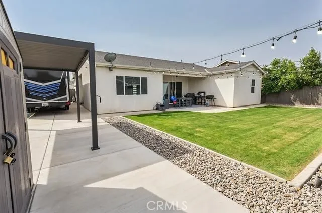 9218 Manor Glen, Shafter, California 93263
