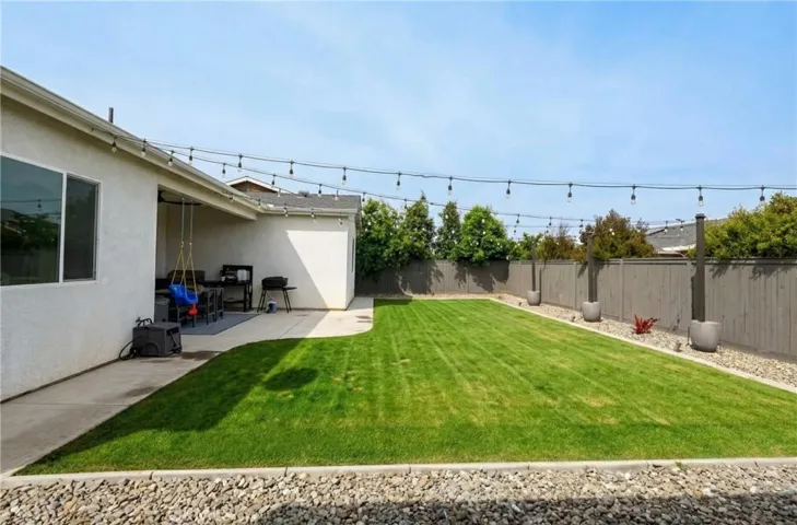 9218 Manor Glen, Shafter, California 93263