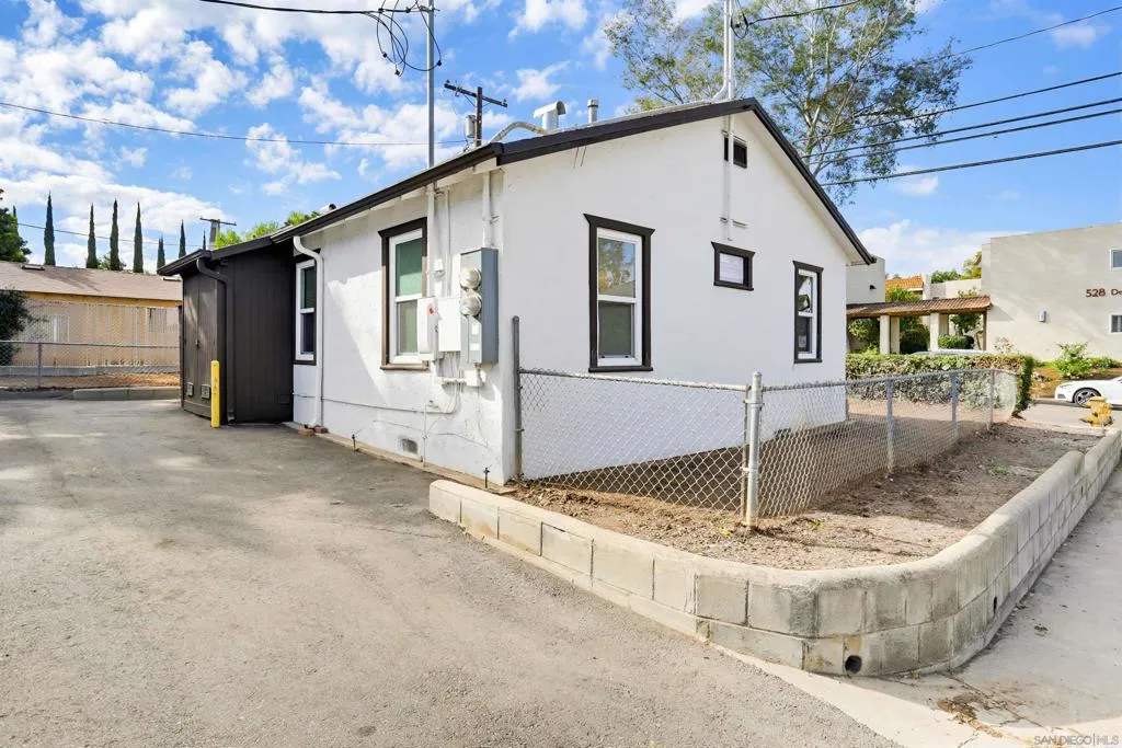 537 Deluz Rd