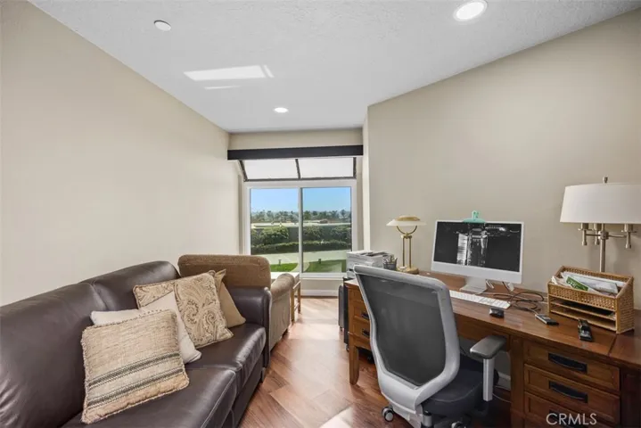 Great seating nook for reading and have a bay view