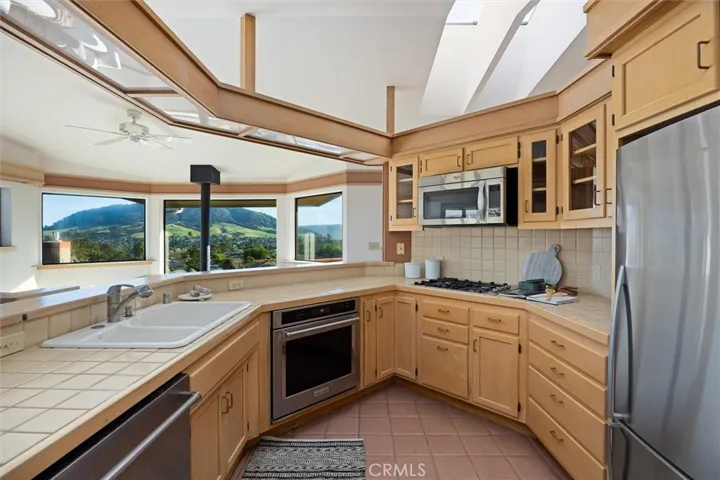 957 Skyline Drive, San Luis Obispo, California 93405