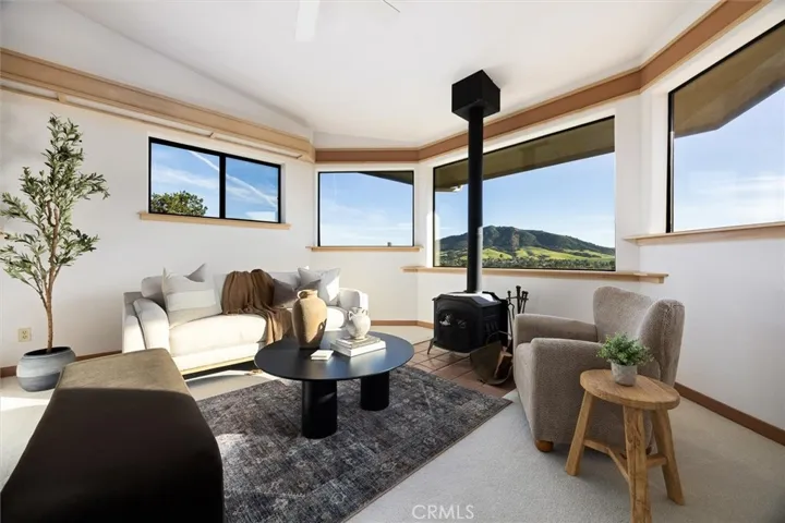 957 Skyline Drive, San Luis Obispo, California 93405