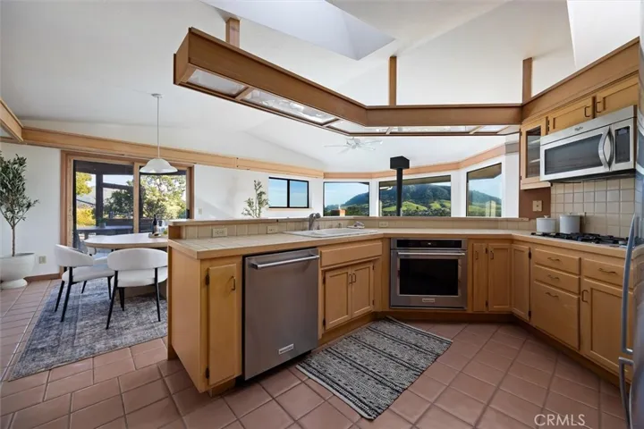 957 Skyline Drive, San Luis Obispo, California 93405