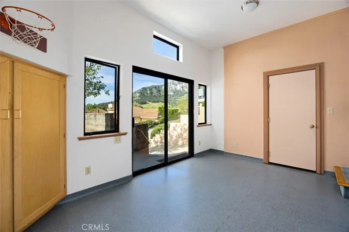 957 Skyline Drive, San Luis Obispo, California 93405
