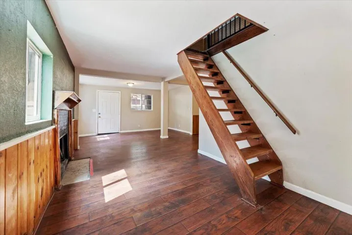 19-Family Room