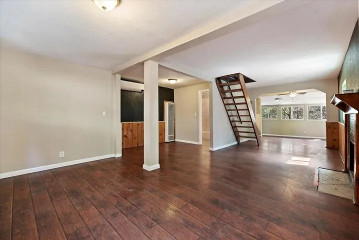 17-Family Room