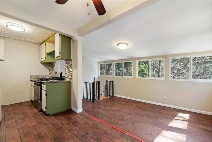 21-Dining Area