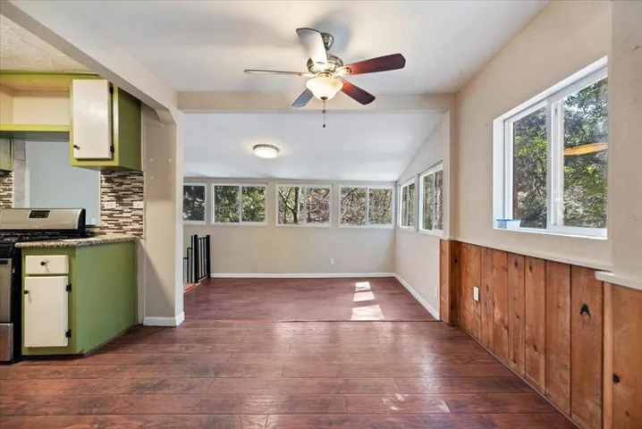 20-Dining Area