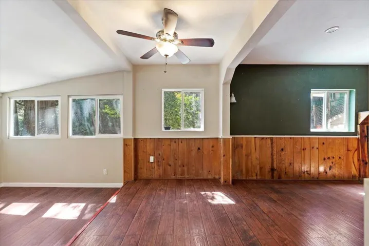 22-Dining Area